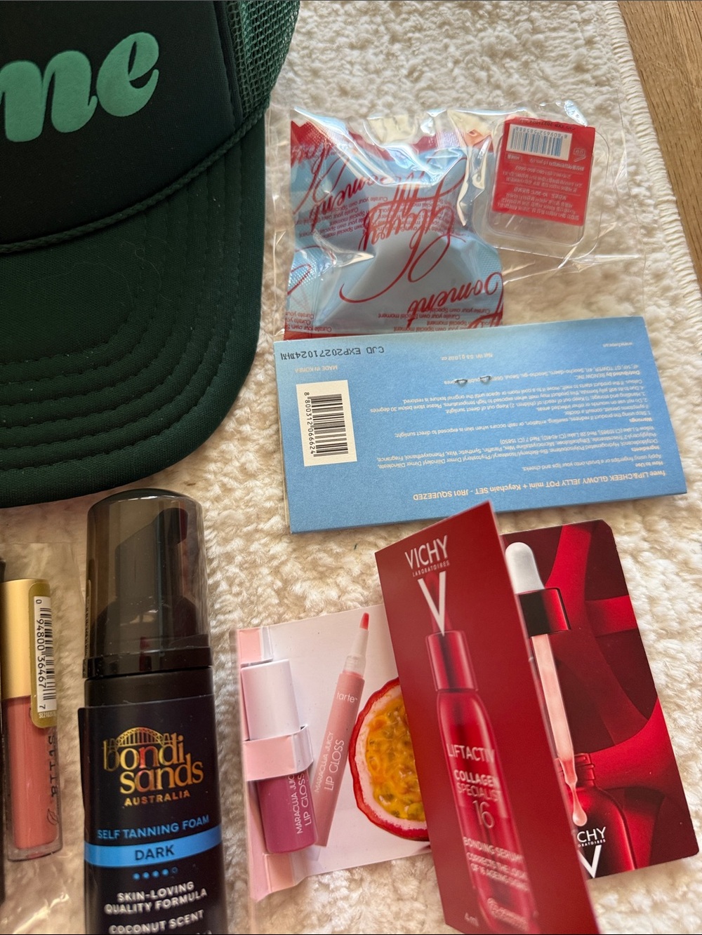 Makeup Bundle - Picture 5 of 5